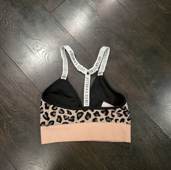 2 VICTORIAS SECRET BRALETTES - Picture 3 of 6